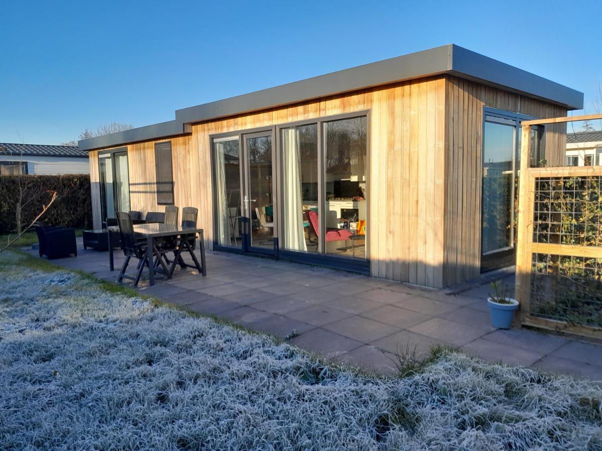 Luxe 5 Persoons Bungalow Op Rustig Vakantiepark Nabij Leeuwarden Dronrijp Exteriör bild