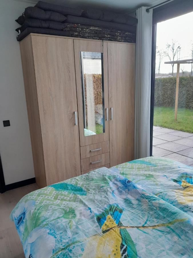 Luxe 5 Persoons Bungalow Op Rustig Vakantiepark Nabij Leeuwarden Dronrijp Exteriör bild